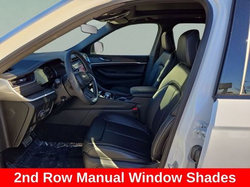 New 2025 Jeep Grand Cherokee L Limited w/ Luxury Tech Group II AWD/4WD image 11