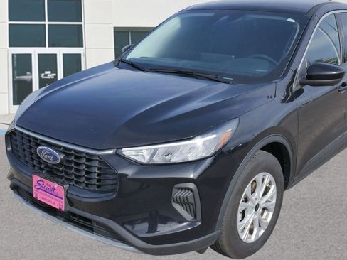 Used 2023 Ford Escape Active w/ Tech Pack #2 AWD/4WD image 16