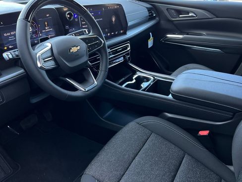 New 2025 Chevrolet Traverse LT w/ Enhanced Driving Package image 10