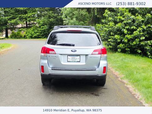 Used 2013 Subaru Outback 2.5i Premium AWD/4WD image 4