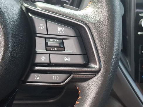 Used 2024 Subaru Crosstrek 2.5i Limited AWD/4WD image 18