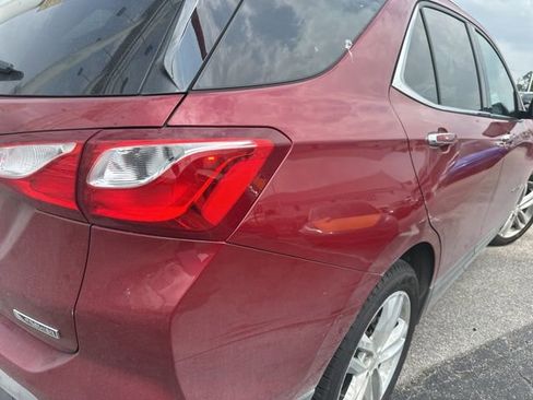 Used 2018 Chevrolet Equinox Premier FWD image 2