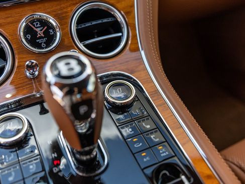 Certified 2022 Bentley Continental GT AWD/4WD image 34