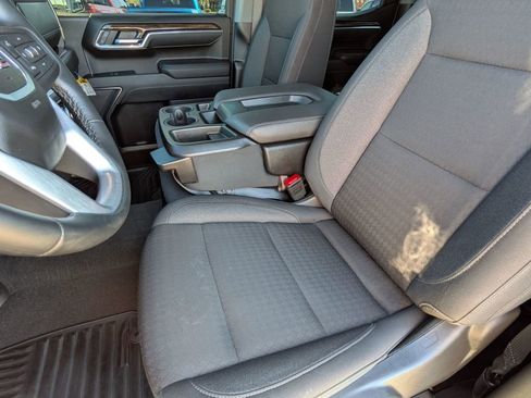 Used 2024 GMC Sierra 1500 Elevation image 13