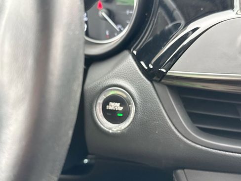 Certified 2019 Buick Envision Premium w/ Driver Confidence Package image 17