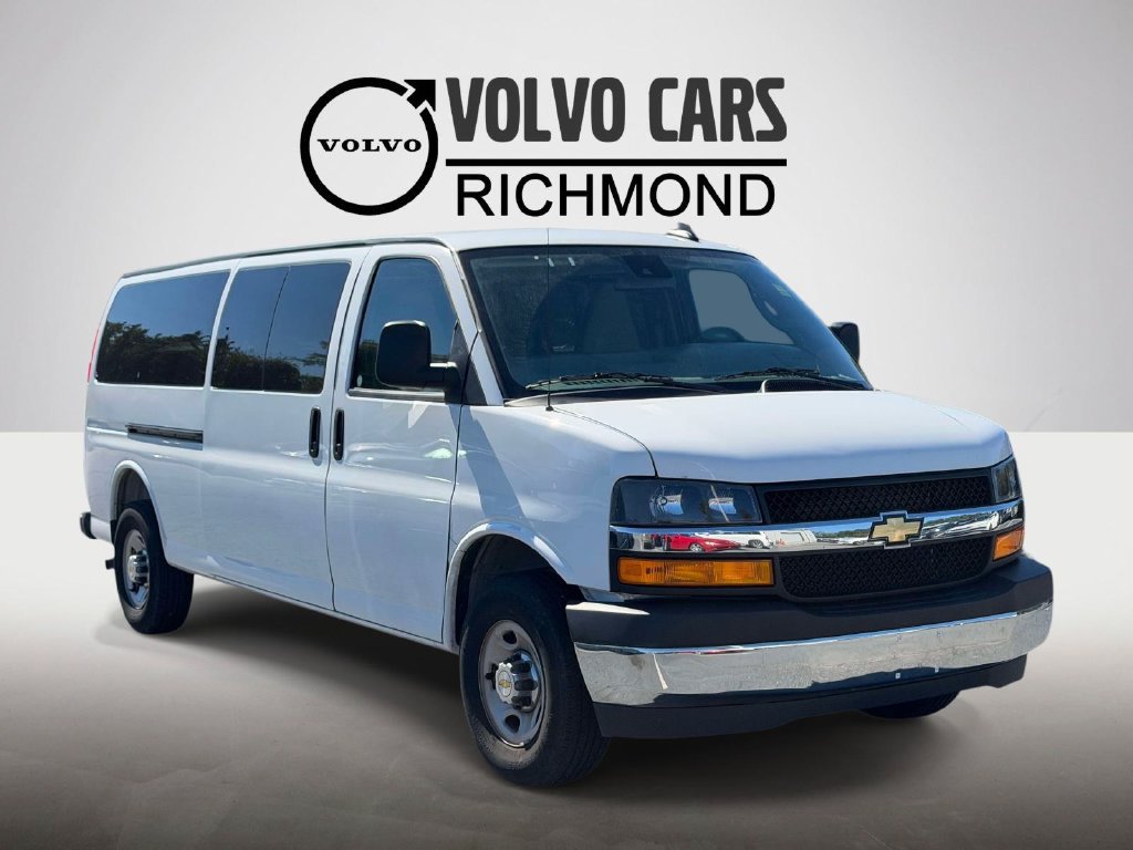 Used 2025 Chevrolet Express 3500 LT w/ LT Preferred Equipment Group RWD image 1