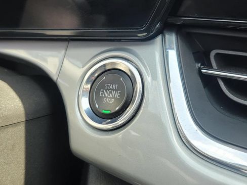 Used 2025 Chevrolet Trax LT FWD image 26