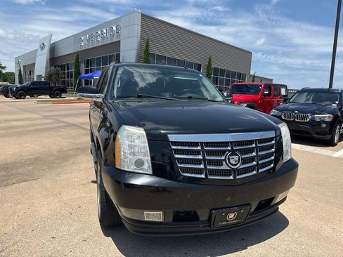Used 2010 Cadillac Escalade AWD image 1