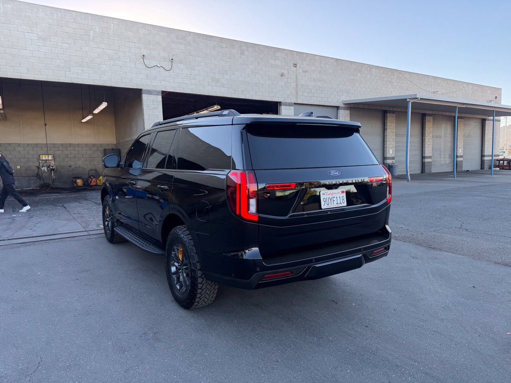 Used 2025 Ford Expedition Tremor AWD/4WD image 3