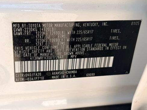 Used 2025 Toyota RAV4 XLE AWD/4WD image 22