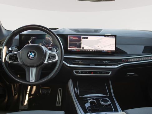 Used 2024 BMW X5 xDrive40i w/ M Sport Package image 3