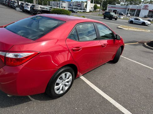 Used 2016 Toyota Corolla LE FWD image 3