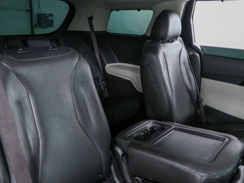 Used 2024 Kia Carnival SX Prestige FWD image 31