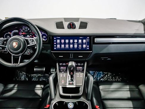Used 2023 Porsche Cayenne S Platinum image 12