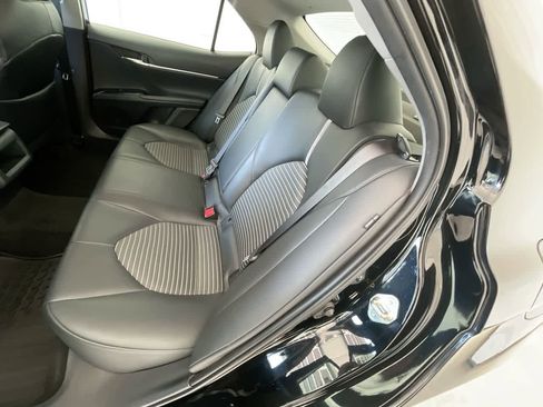 Used 2020 Toyota Camry SE FWD image 22