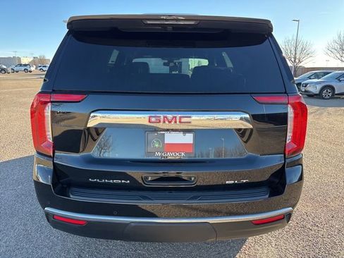 Used 2022 GMC Yukon SLT w/ SLT Luxury Package image 5