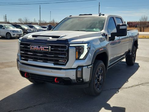 Used 2024 GMC Sierra 2500 AT4 w/ Technology Package image 1