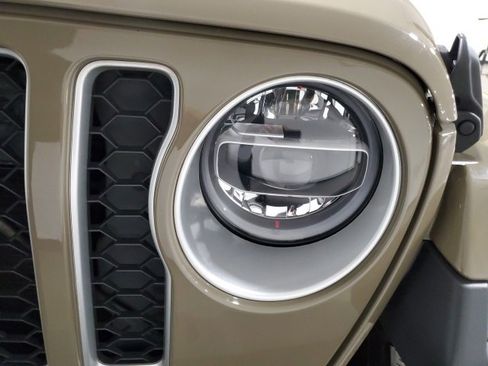 Used 2020 Jeep Gladiator Overland w/ Popular Equipment Package image 31