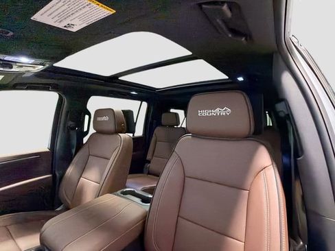 New 2026 Chevrolet Suburban High Country image 22