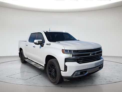 Used 2022 Chevrolet Silverado 1500 High Country w/ Safety Package II AWD/4WD image 3