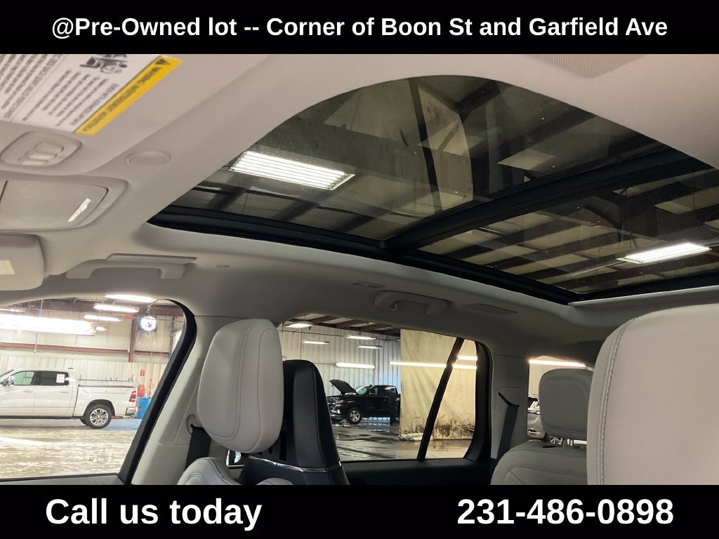 Used 2025 Lincoln Aviator Reserve w/ Equipment Group 201A AWD/4WD image 13