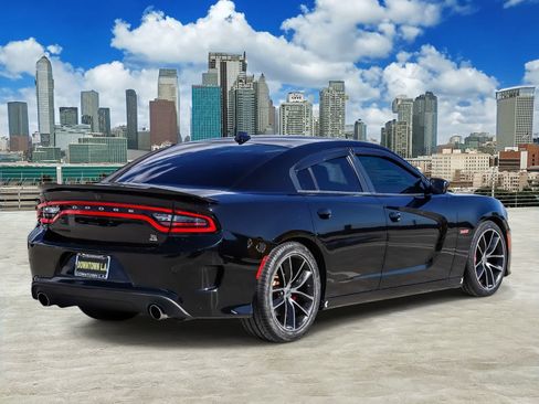 Used 2017 Dodge Charger R/T Scat Pack w/ Technology Group RWD image 4