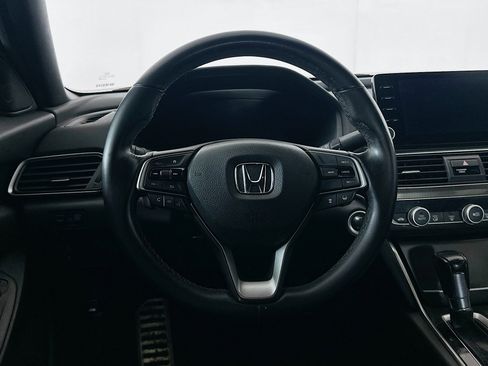 Used 2018 Honda Accord Sport image 17