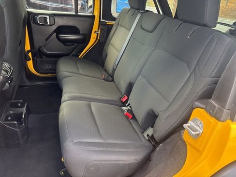 Used 2018 Jeep Wrangler Unlimited Sport S image 11