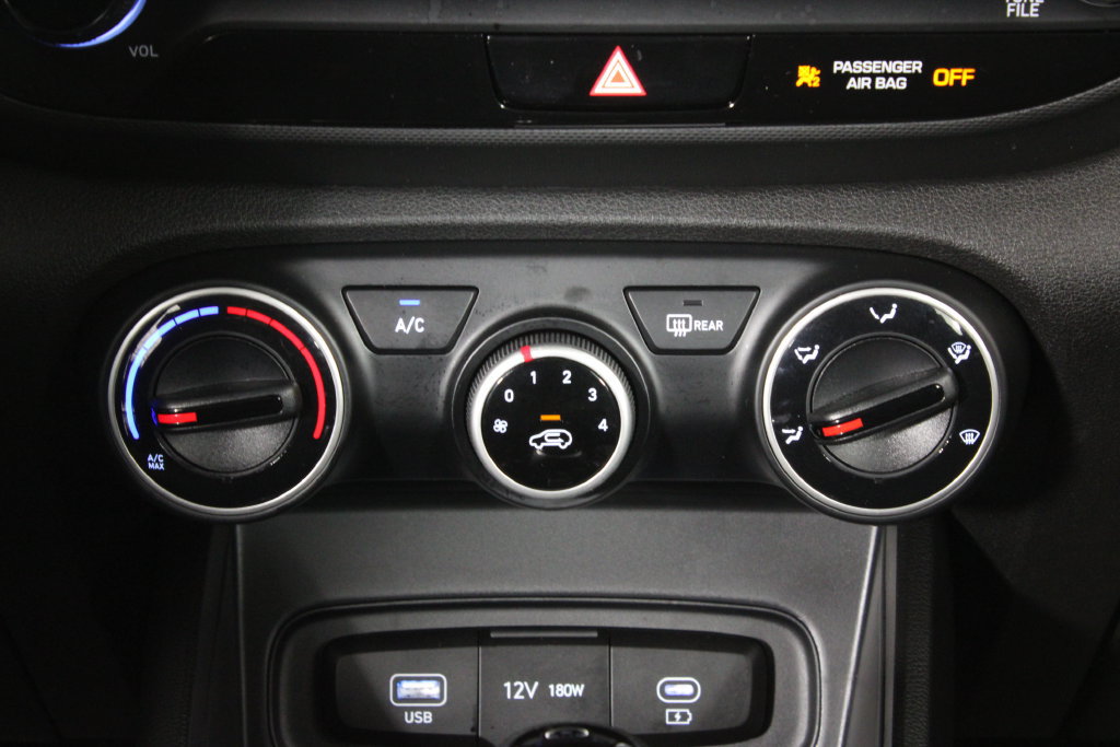 Certified 2026 Hyundai Venue SE FWD image 22