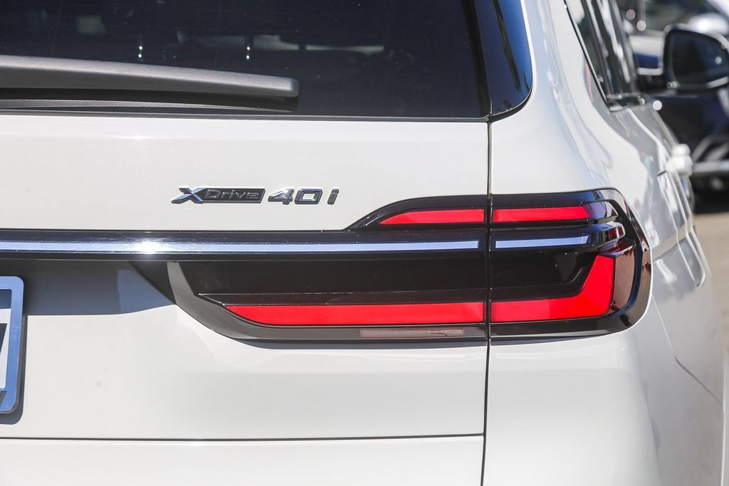 Certified 2023 BMW X7 xDrive40i w/ M Sport Package AWD/4WD image 7
