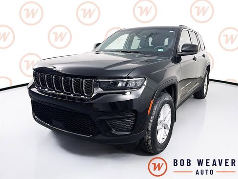 Used 2024 Jeep Grand Cherokee Laredo X w/ Luxury Tech Group I image 3