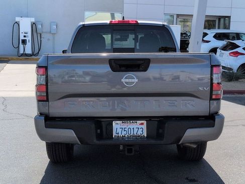 Used 2024 Nissan Frontier SV RWD image 4