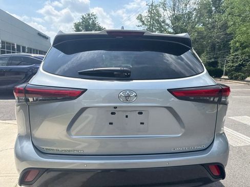 Used 2023 Toyota Highlander Limited AWD/4WD image 6