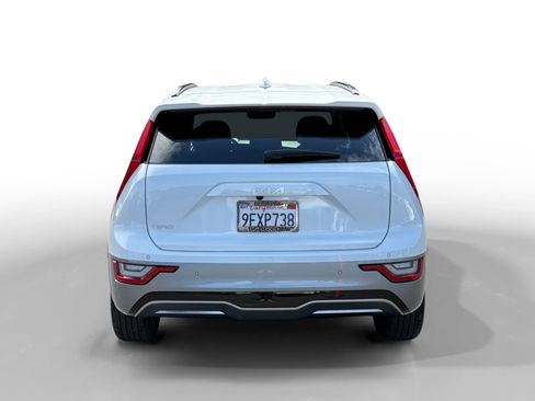 Used 2023 Kia Niro Wave FWD image 4