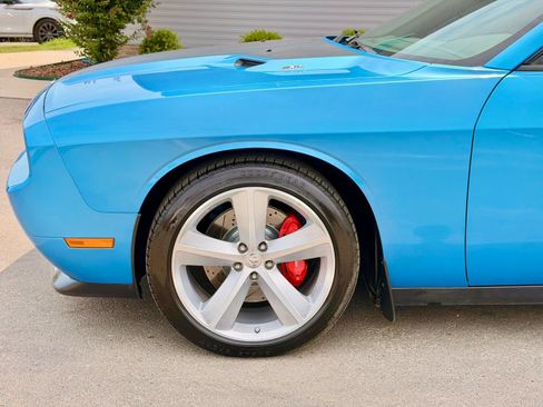Used 2009 Dodge Challenger SRT8 w/ SRT Option Group II RWD image 14
