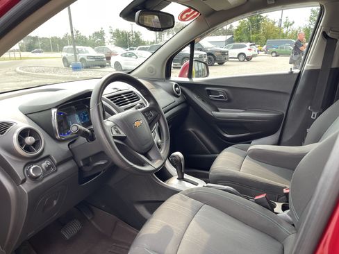 Used 2015 Chevrolet Trax LT w/ LPO, Cargo Package FWD image 12