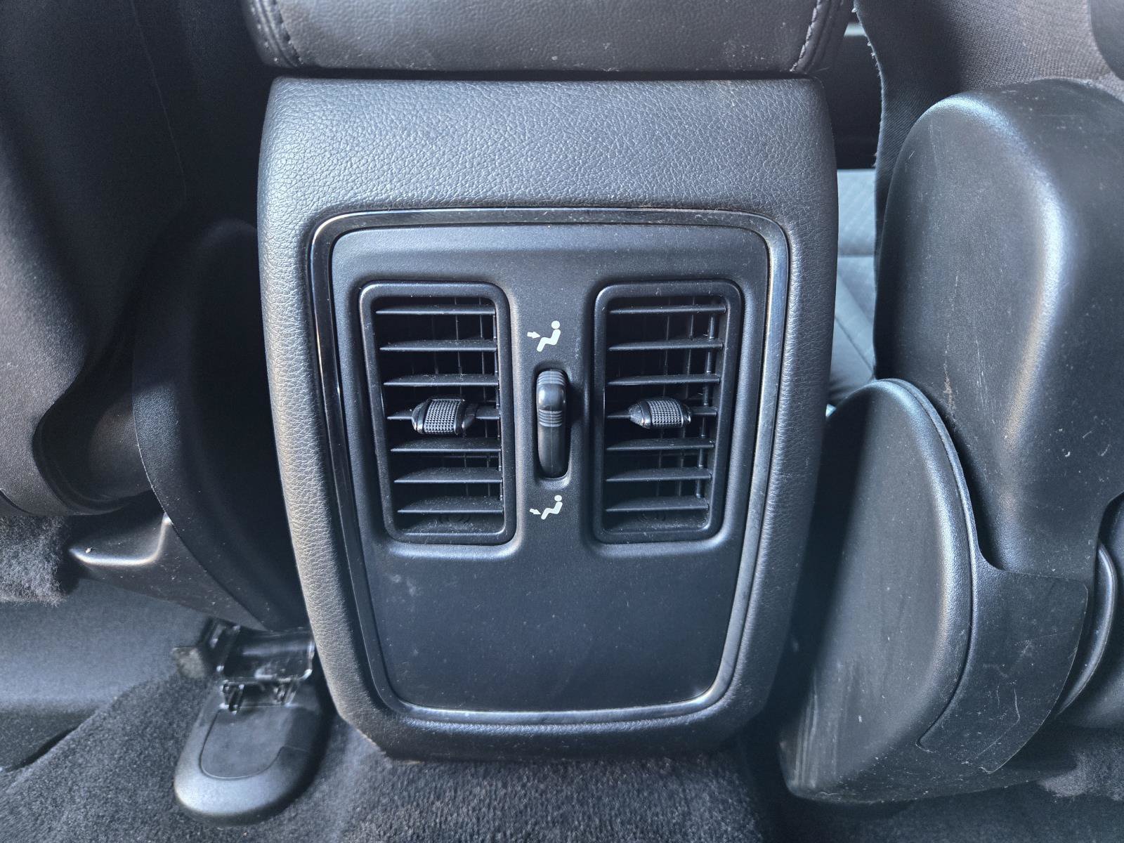 Used 2021 Jeep Grand Cherokee Laredo RWD image 27