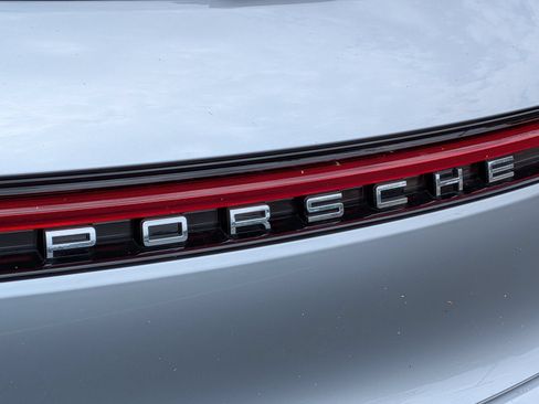 Certified 2026 Porsche Macan AWD/4WD image 23