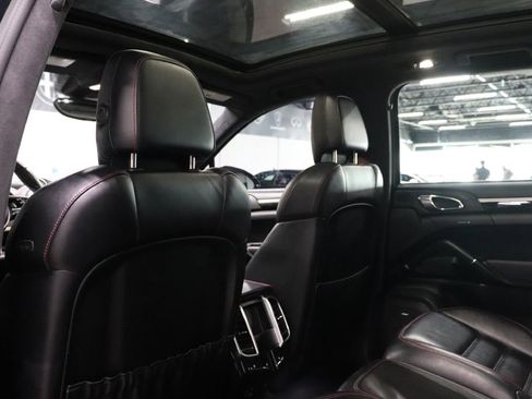 Used 2017 Porsche Cayenne Turbo image 17