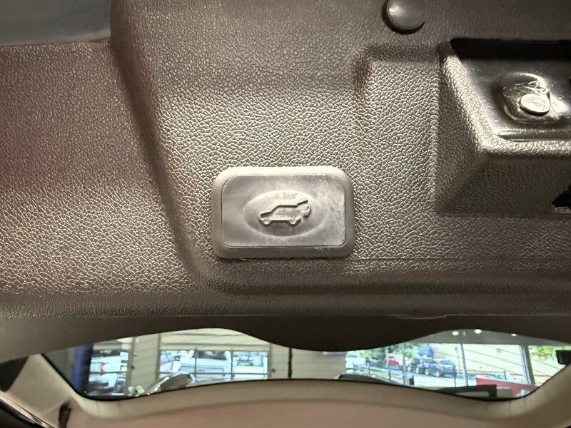 Used 2015 Buick Enclave Leather AWD/4WD image 36
