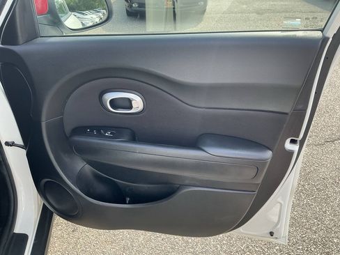 Used 2017 Kia Soul + w/ Designer's Package FWD image 22