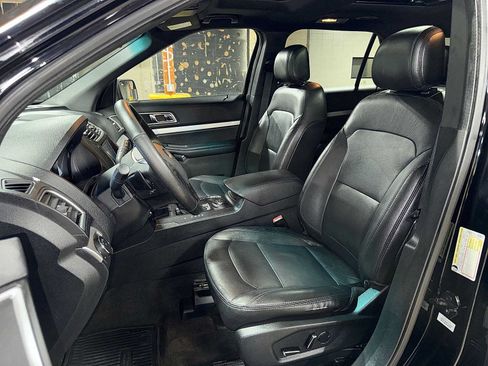 Used 2016 Ford Explorer XLT w/ Equipment Group 202A AWD/4WD image 15