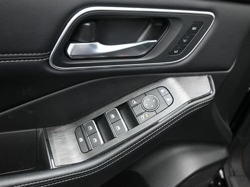 Used 2026 Nissan Rogue Platinum w/ Platinum Premium Package AWD/4WD image 23