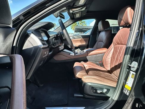 Used 2023 BMW X6 xDrive40i w/ Luxury Seating Package image 2