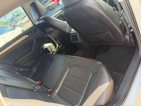 Used 2014 Volkswagen Passat TDI SE FWD image 18