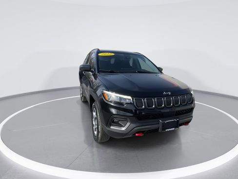 Used 2022 Jeep Compass Trailhawk w/ Trailhawk Elite Group image 3