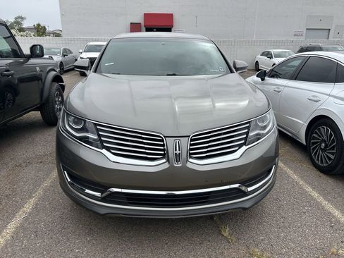 Used 2016 Lincoln MKX Select image 3