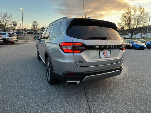 New 2026 Honda Pilot Touring image 6