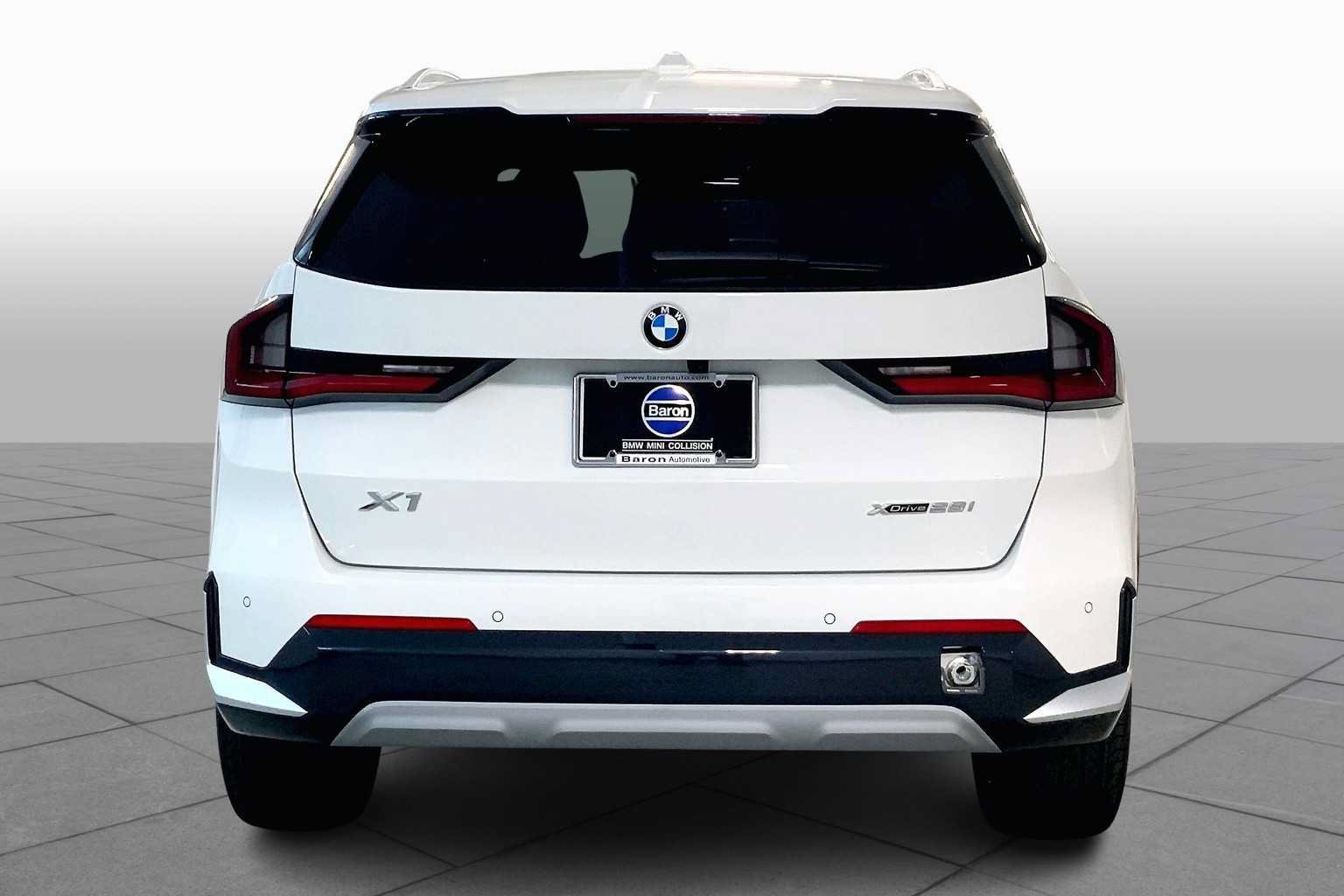 Used 2026 BMW X1 xDrive28i w/ Convenience Package AWD/4WD image 4