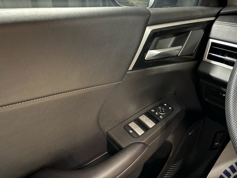 Used 2025 Mitsubishi Outlander SE FWD image 20